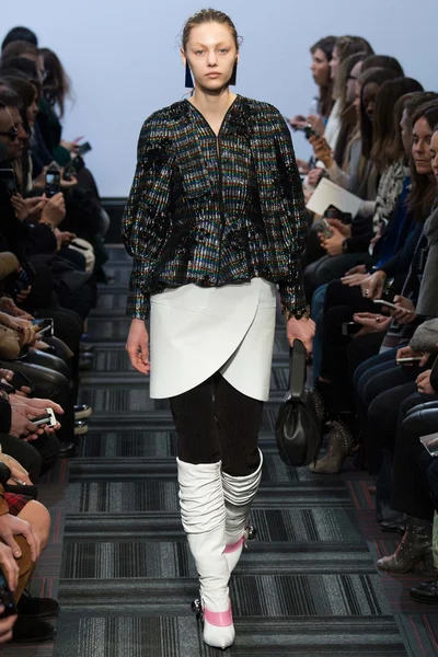 Look 10